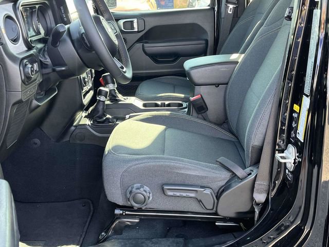 Used 2024 Jeep Gladiator Sport image 13