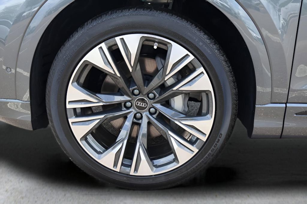 New 2025 Audi Q8 Premium Plus image 9