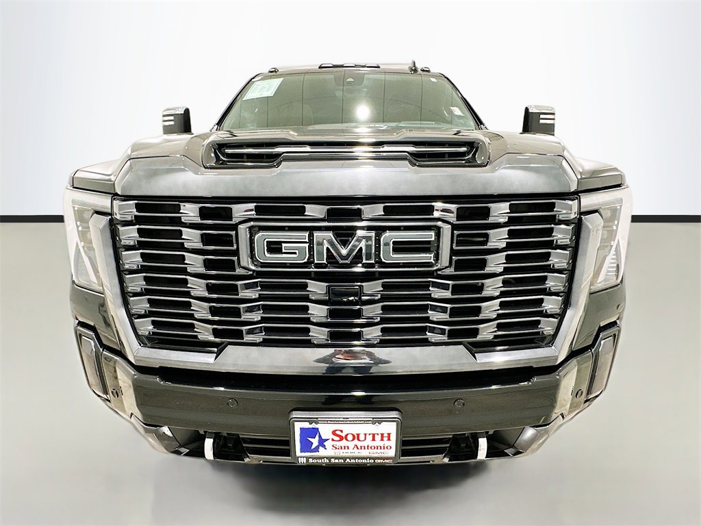 Used 2024 GMC Sierra 2500 Denali Ultimate image 2