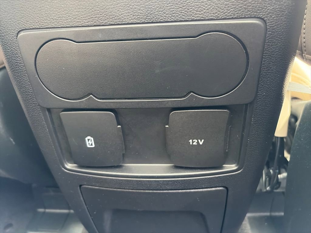 Used 2024 Ford Explorer XLT w/ Equipment Group 202A AWD/4WD image 34