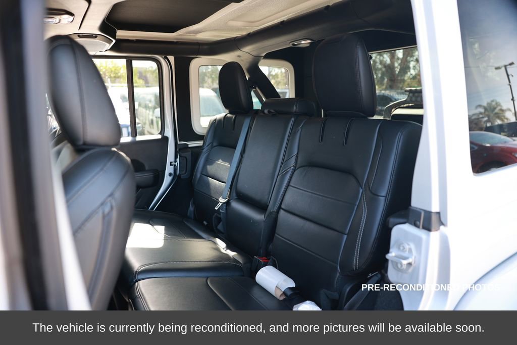 Used 2022 Jeep Wrangler Unlimited Sahara w/ Cold Weather Group image 12