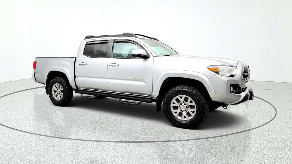 Used 2019 Toyota Tacoma SR5 AWD/4WD image 3