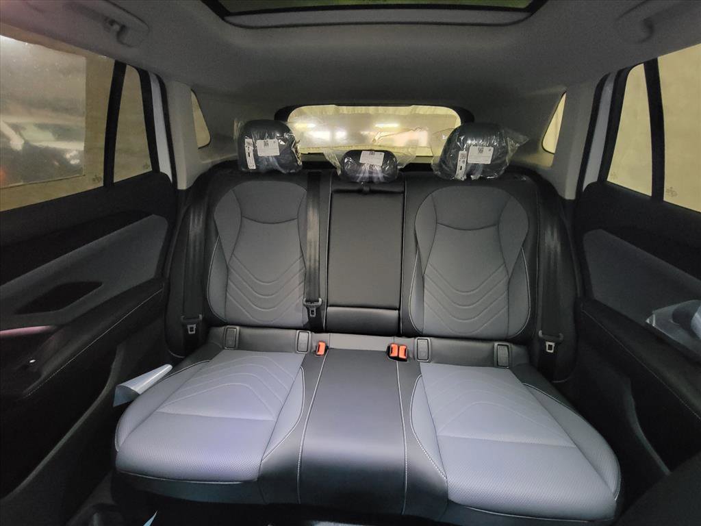 New 2026 Volkswagen Tiguan SE image 10