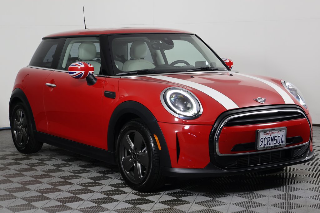 Used 2023 MINI Cooper 2-Door Hardtop FWD image 3
