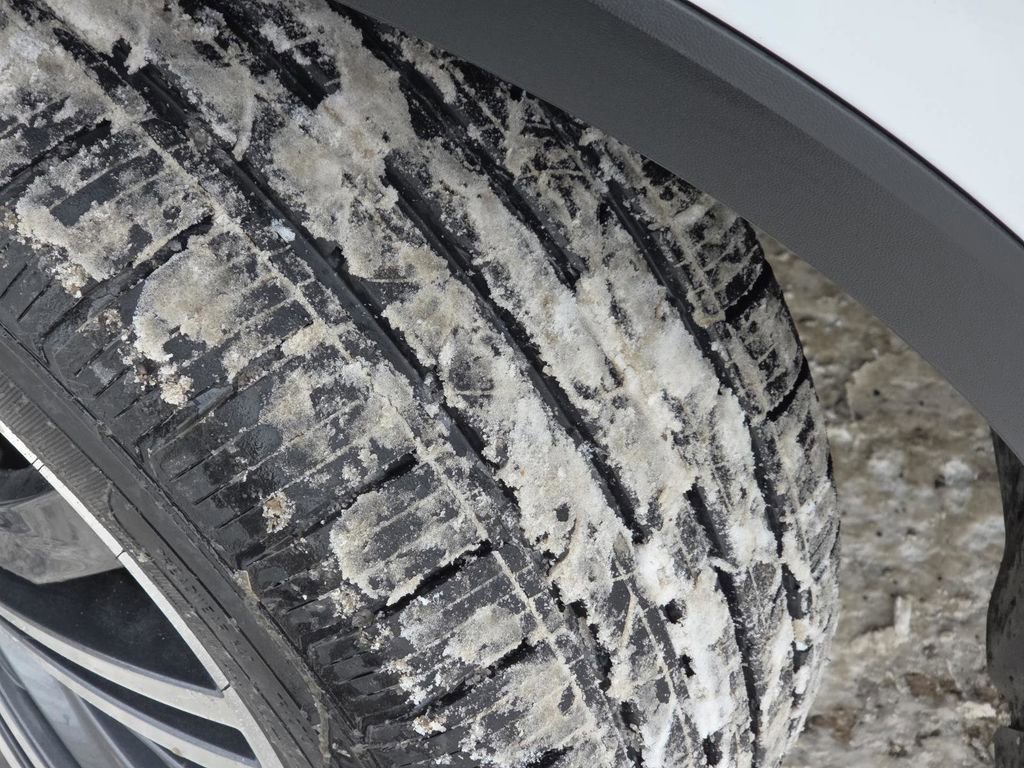 Used 2024 Volkswagen Tiguan Wolfsburg Edition image 10