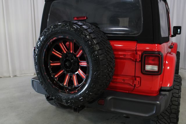 Used 2018 Jeep Wrangler Unlimited Sahara w/ Cold Weather Group AWD/4WD image 30