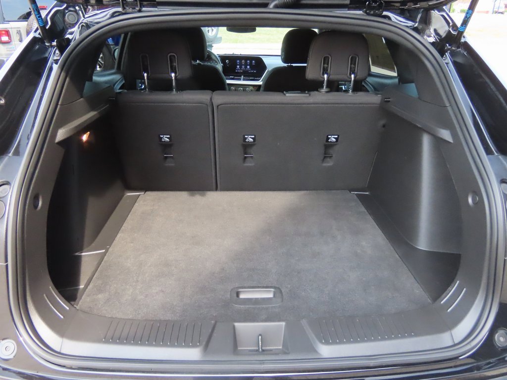 Used 2024 Chevrolet Trax RS w/ Sunroof Package image 11