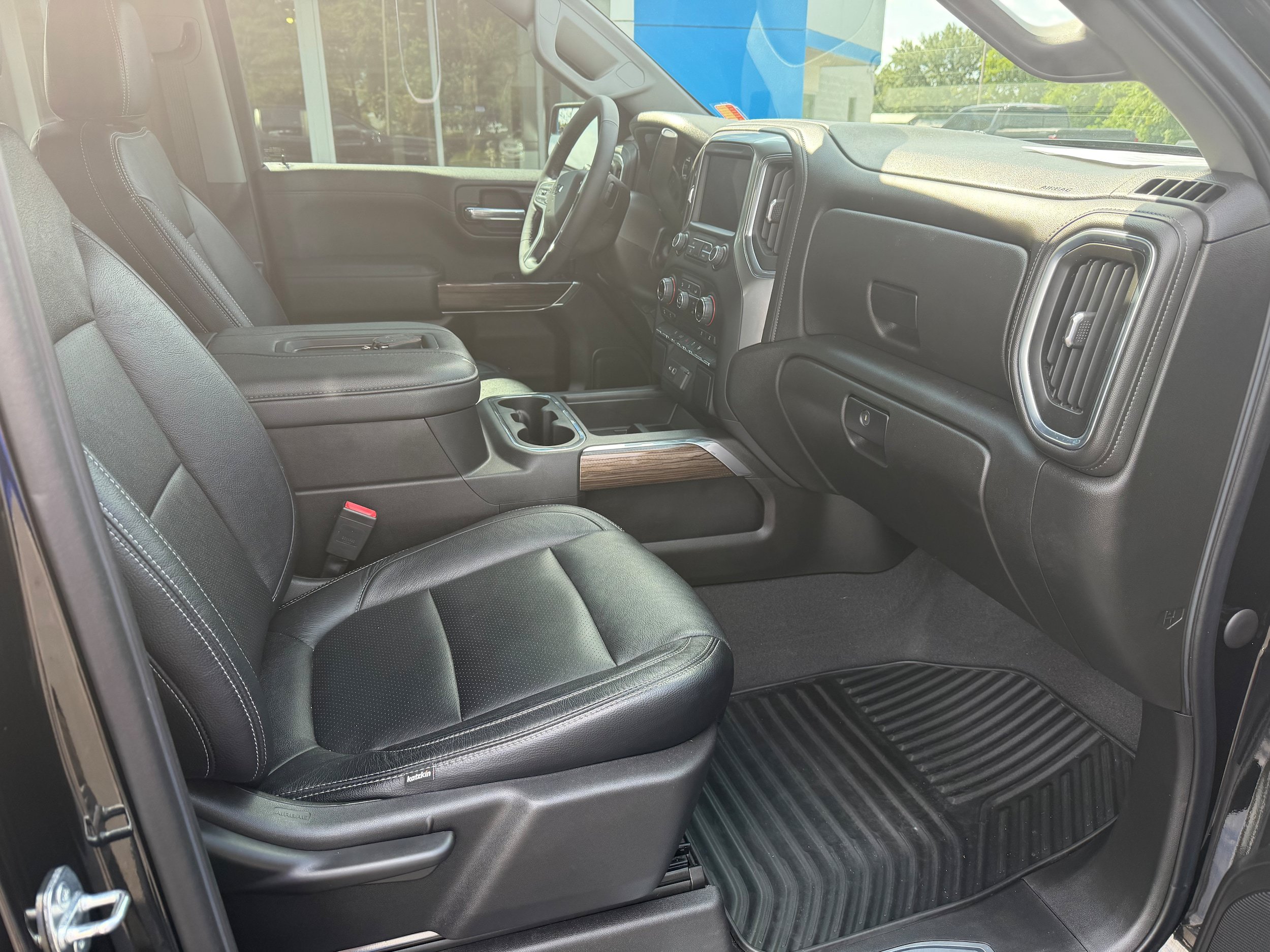 Used 2022 Chevrolet Silverado 1500 RST w/ Bed Protection Package AWD/4WD image 5