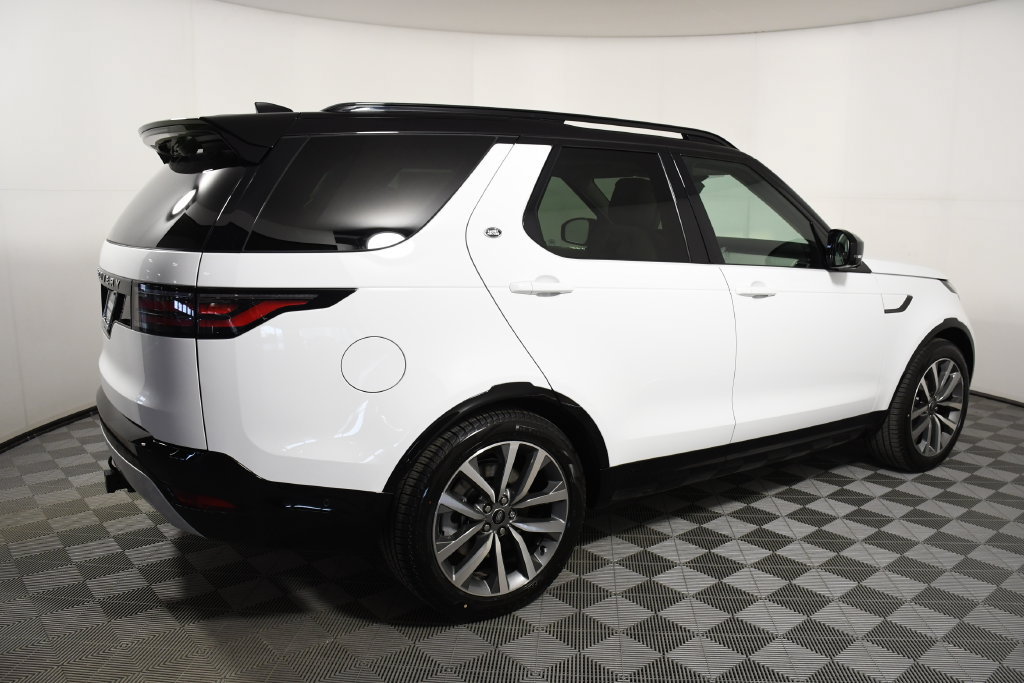 Certified 2026 Land Rover Discovery Limited Edition AWD/4WD image 7