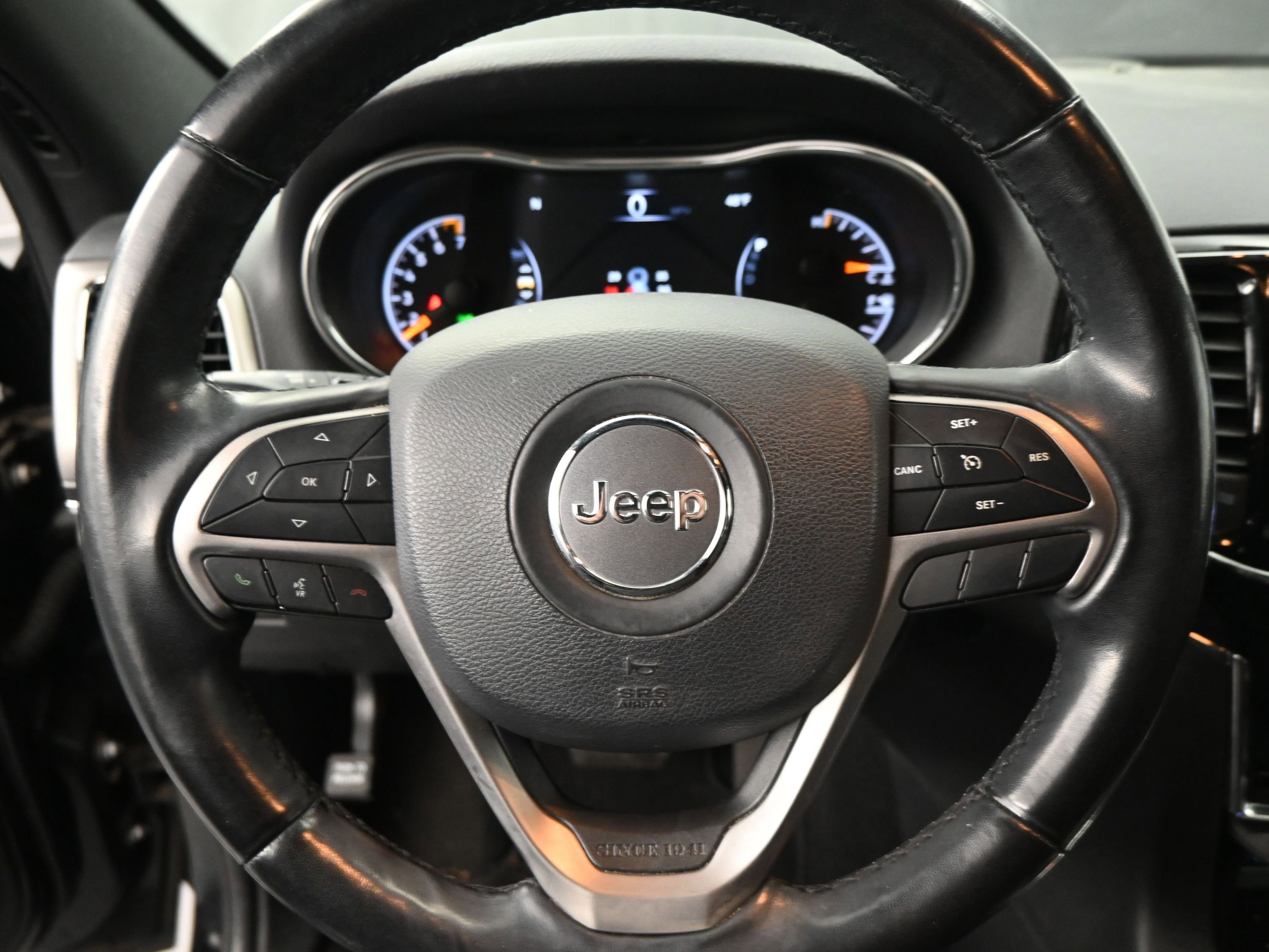 Used 2020 Jeep Grand Cherokee Limited w/ Luxury Group II image 11