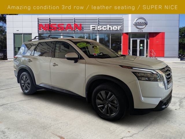 Used 2024 Nissan Pathfinder SV