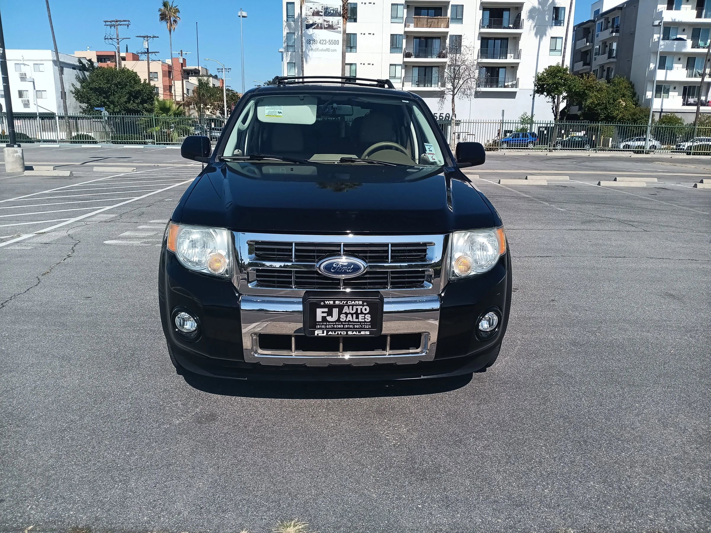 Used 2010 Ford Escape Limited image 2