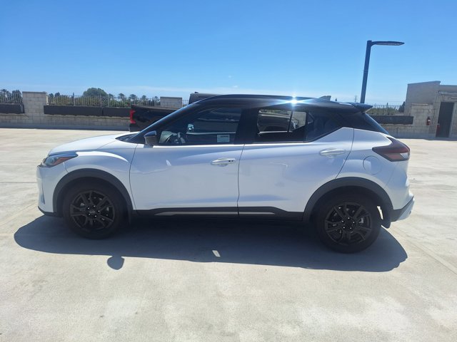 Used 2023 Nissan Kicks SR w/ SR Premium Package FWD image 8