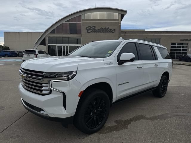 Used 2023 Chevrolet Suburban High Country AWD/4WD image 1