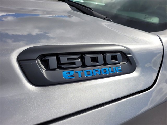 New 2026 RAM 1500 4x4 Crew Cab image 3