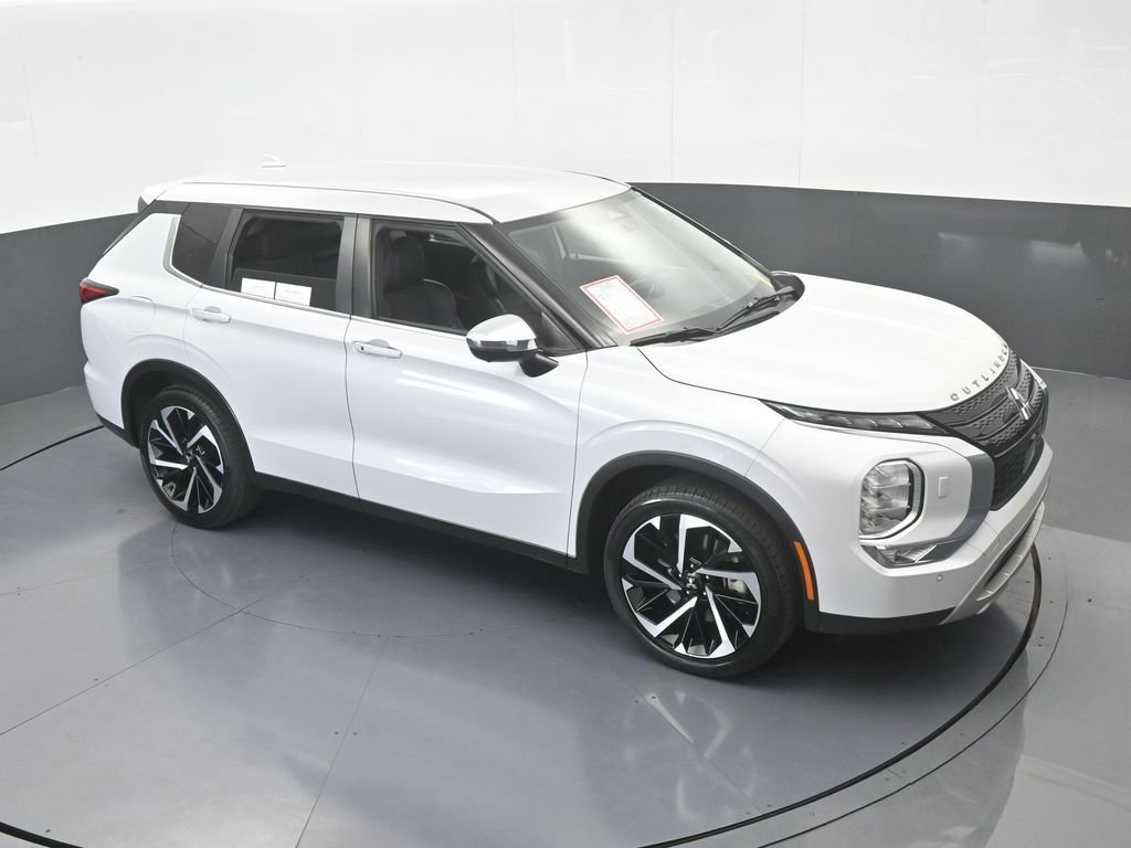 Used 2022 Mitsubishi Outlander SE image 59