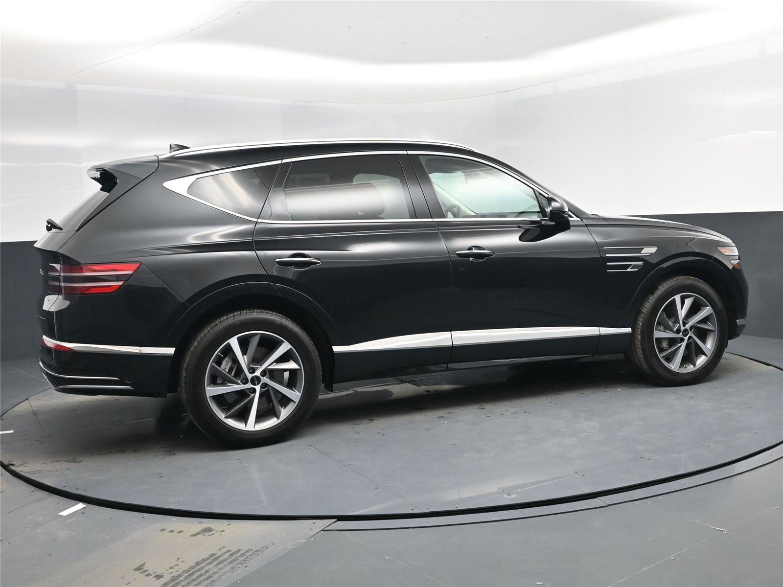 Used 2025 Genesis GV80 2.5T Select image 4