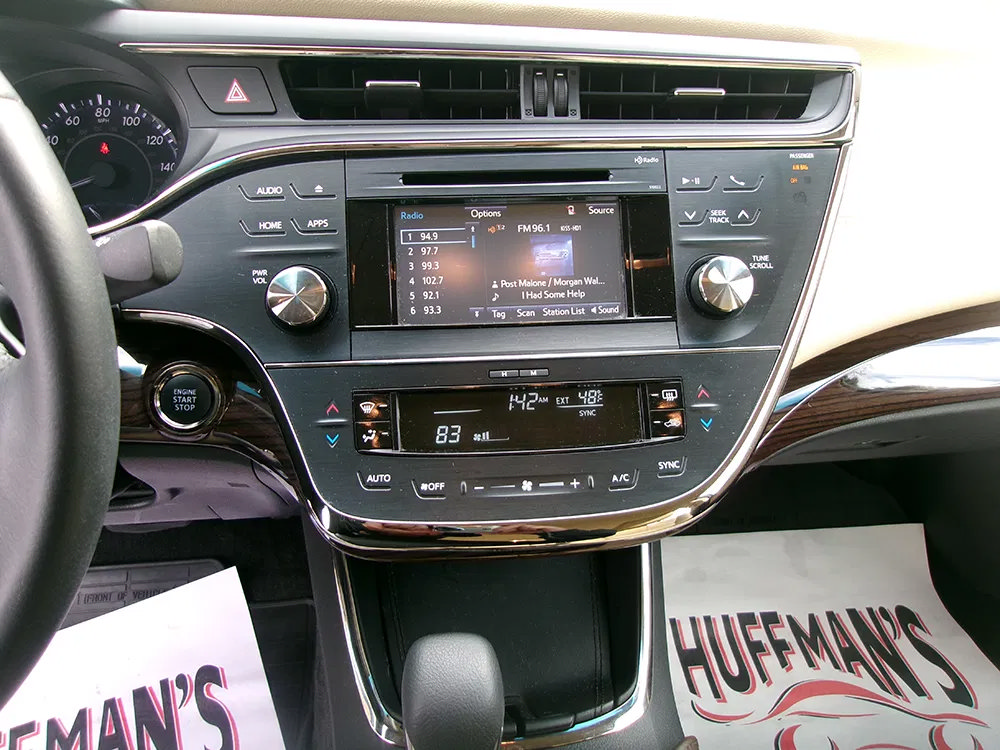 Used 2015 Toyota Avalon XLE w/ Preferred Accessory Package FWD image 13