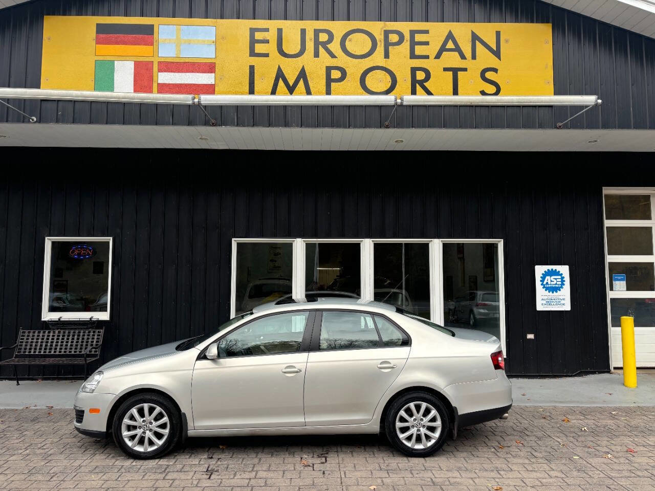 Used 2010 Volkswagen Jetta SE