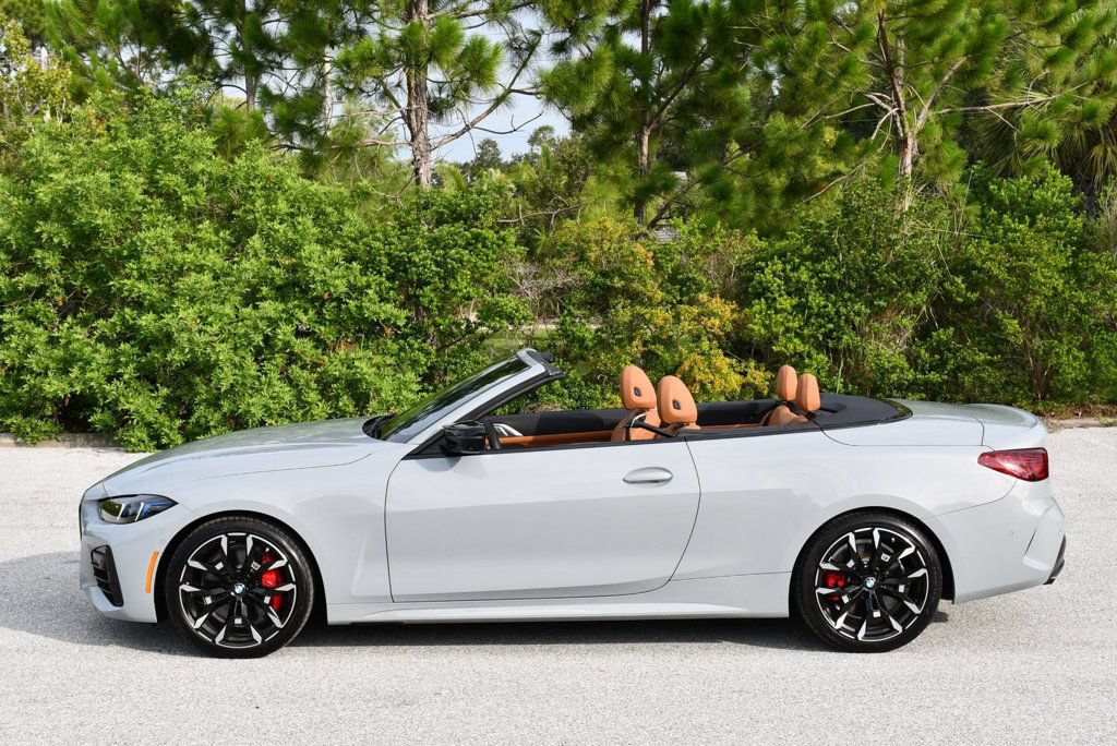 Used 2026 BMW M440i Convertible w/ Premium Package RWD image 31