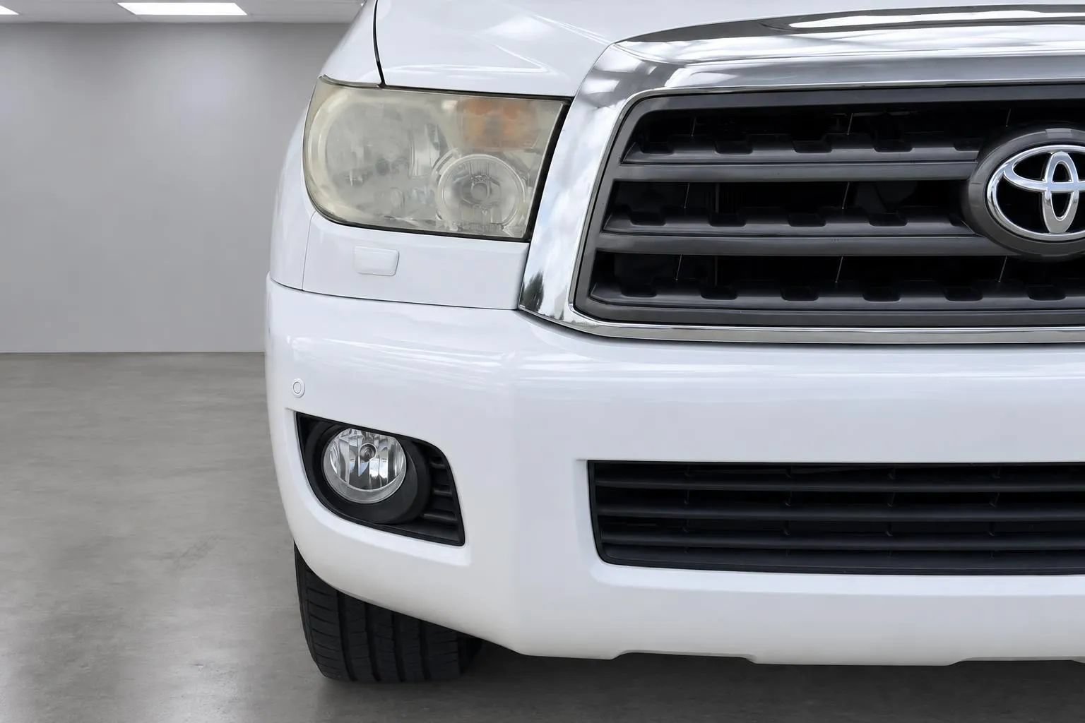 Used 2016 Toyota Sequoia SR5 w/ Premium Package AWD/4WD image 15