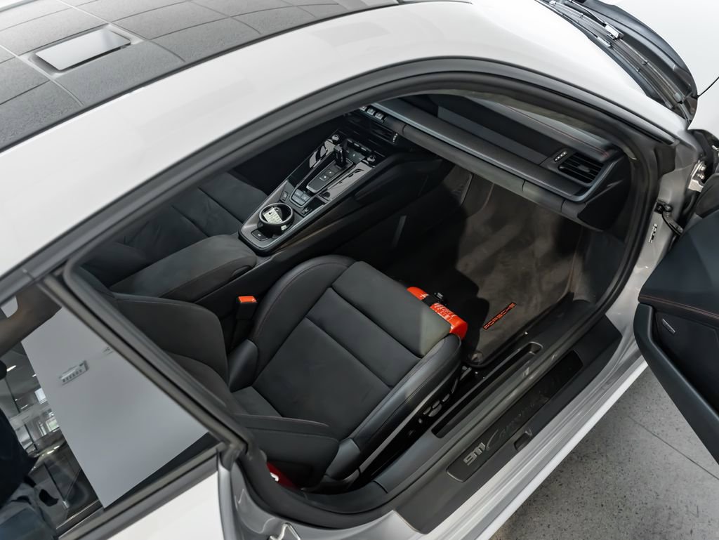 Certified 2025 Porsche 911 Carrera 4 GTS AWD/4WD image 21