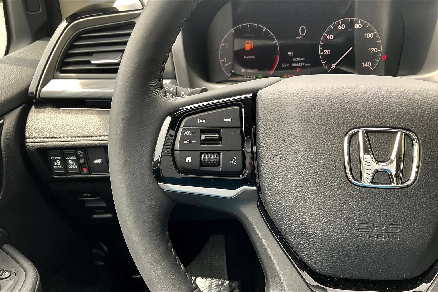 Used 2026 Honda Odyssey Elite image 11