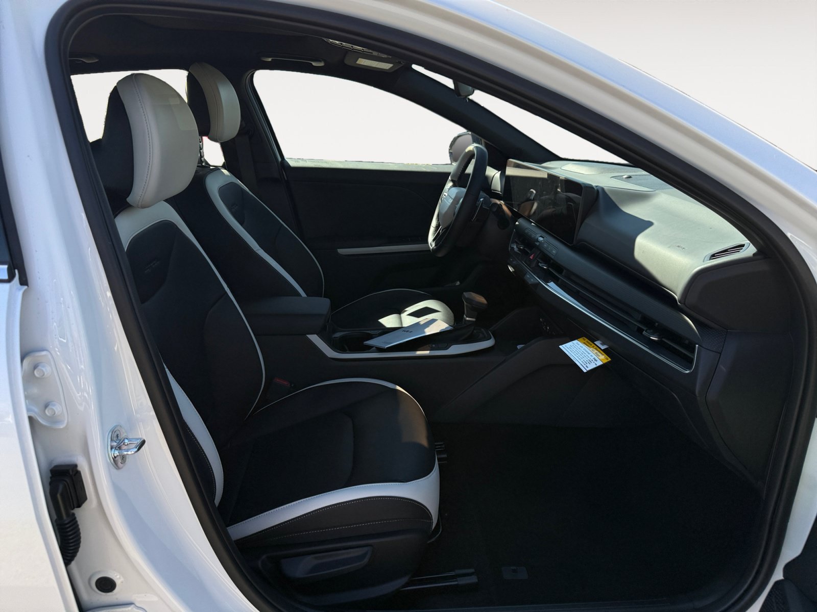 New 2026 Kia K4 EX FWD image 19