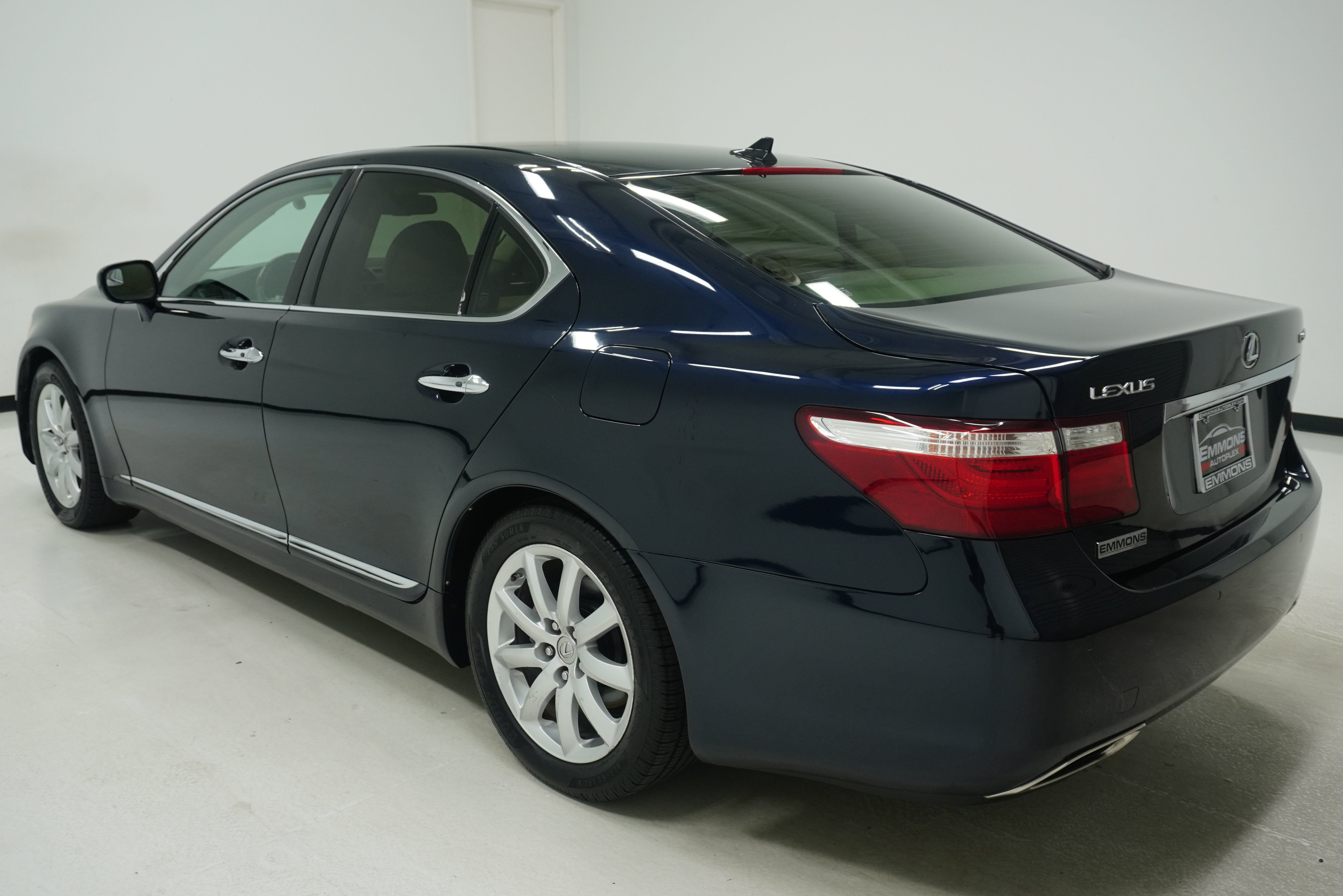Used 2008 Lexus LS 460 w/ Comfort Pkg RWD image 5