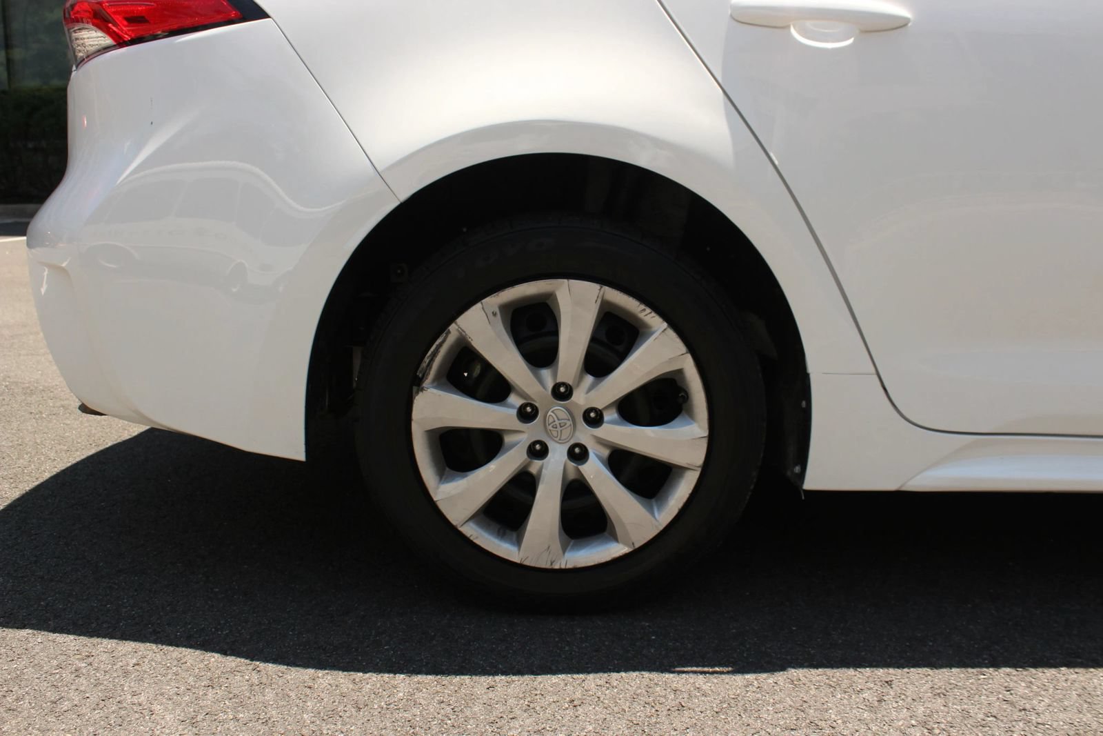 Used 2023 Toyota Corolla LE FWD image 5