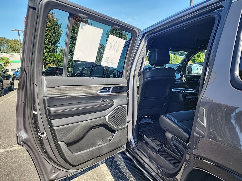Used 2022 Jeep Wagoneer Series III w/ Convenience Group I RWD image 15