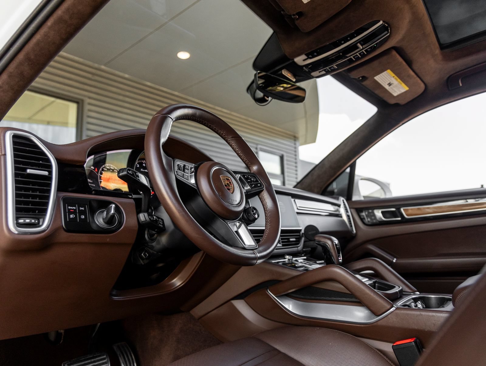 Certified 2023 Porsche Cayenne Turbo AWD/4WD image 4
