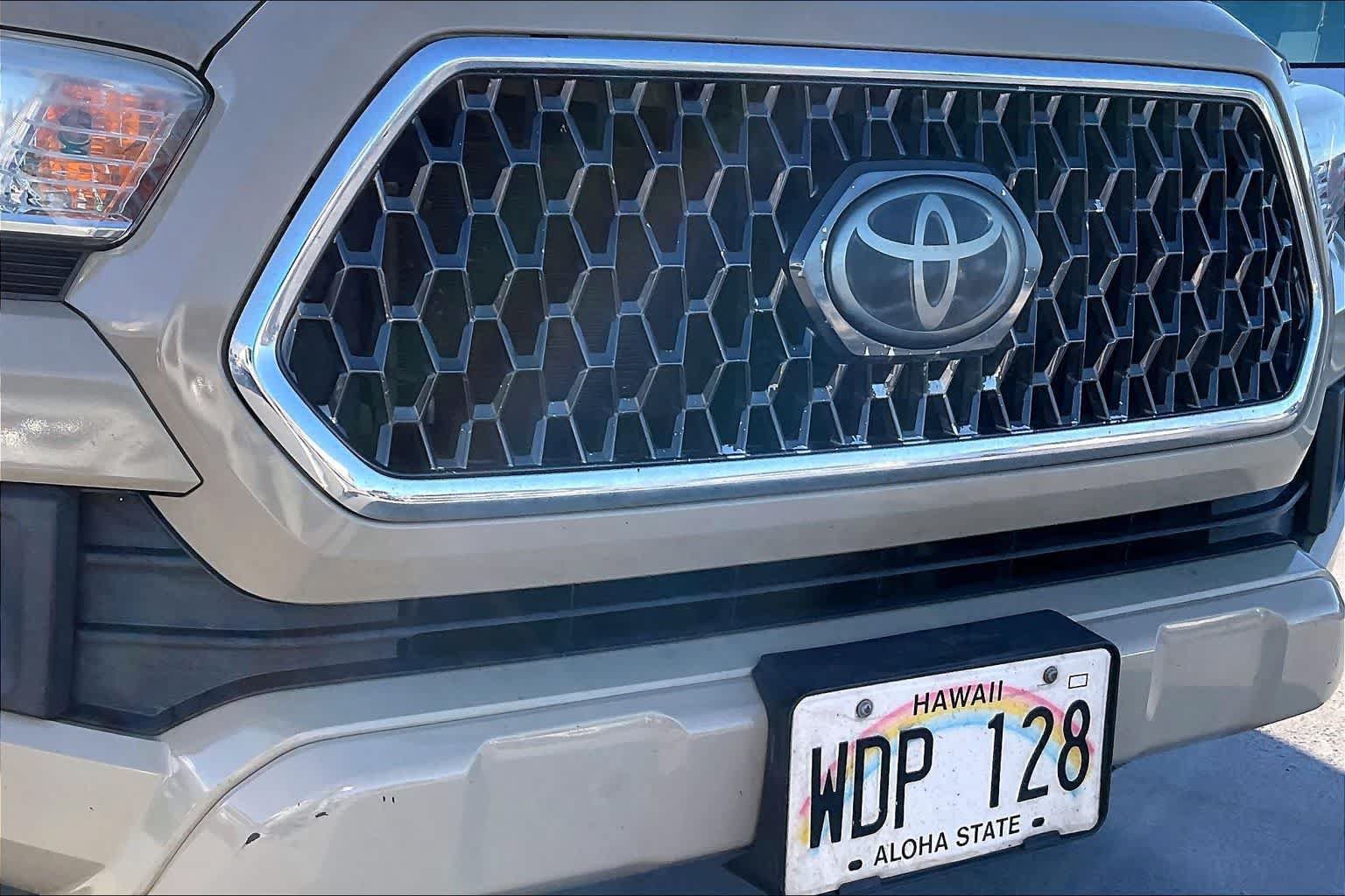 Used 2019 Toyota Tacoma TRD Sport AWD/4WD image 33