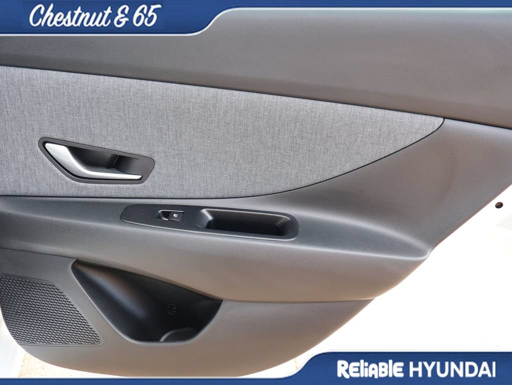Certified 2025 Hyundai Elantra Limited FWD image 11
