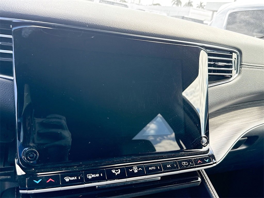 Used 2023 Jeep Wagoneer L Series II image 13