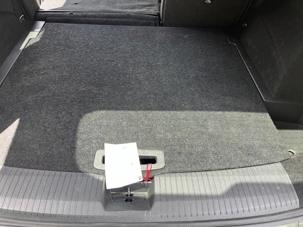 Used 2025 Nissan Rogue SV FWD image 30