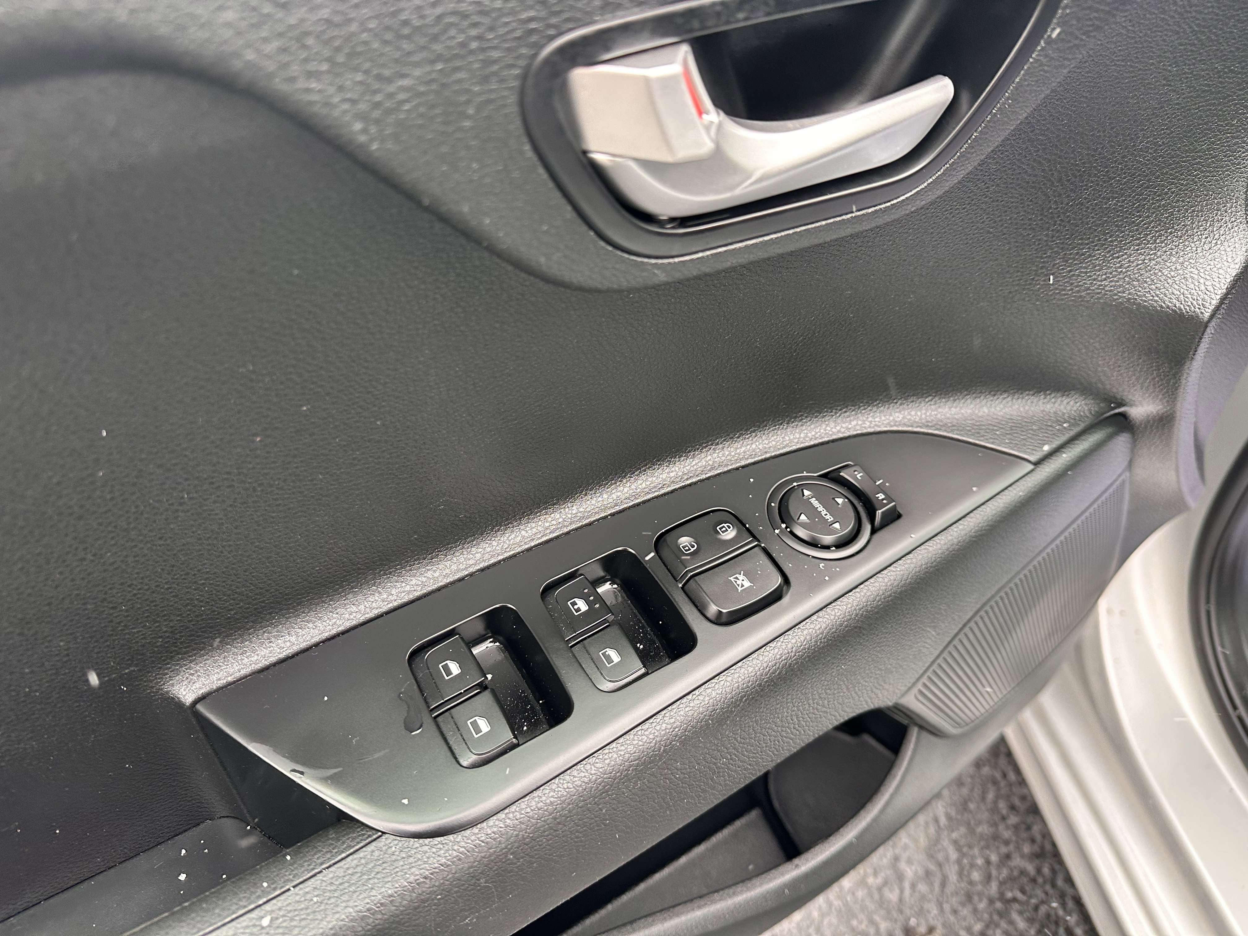 Used 2022 Kia Rio S image 4