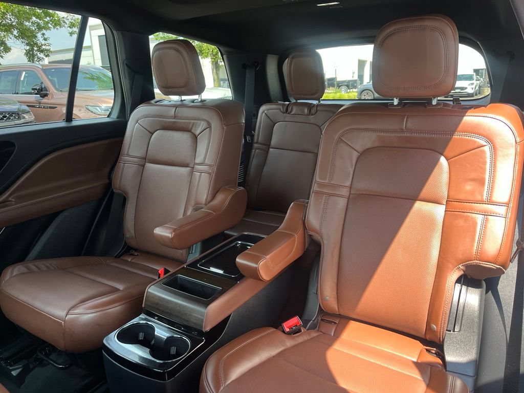 Used 2025 Lincoln Aviator Reserve w/ Jet Appearance Package AWD/4WD image 13