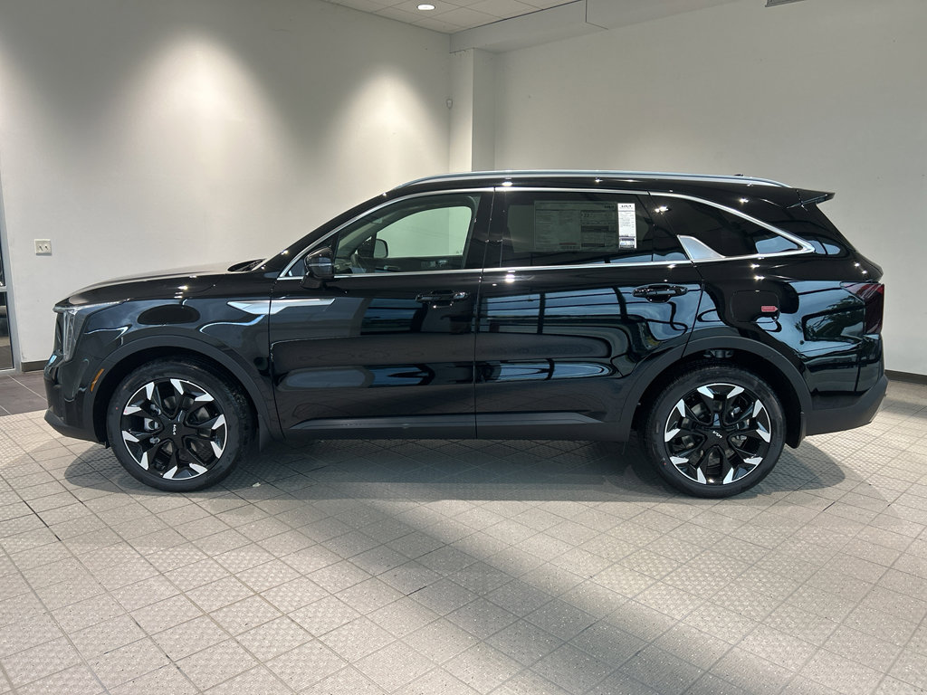 Used 2025 Kia Sorento EX w/ Panoramic Sunroof Package image 2