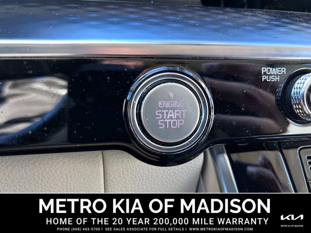 Used 2023 Kia Carnival SX Prestige image 23