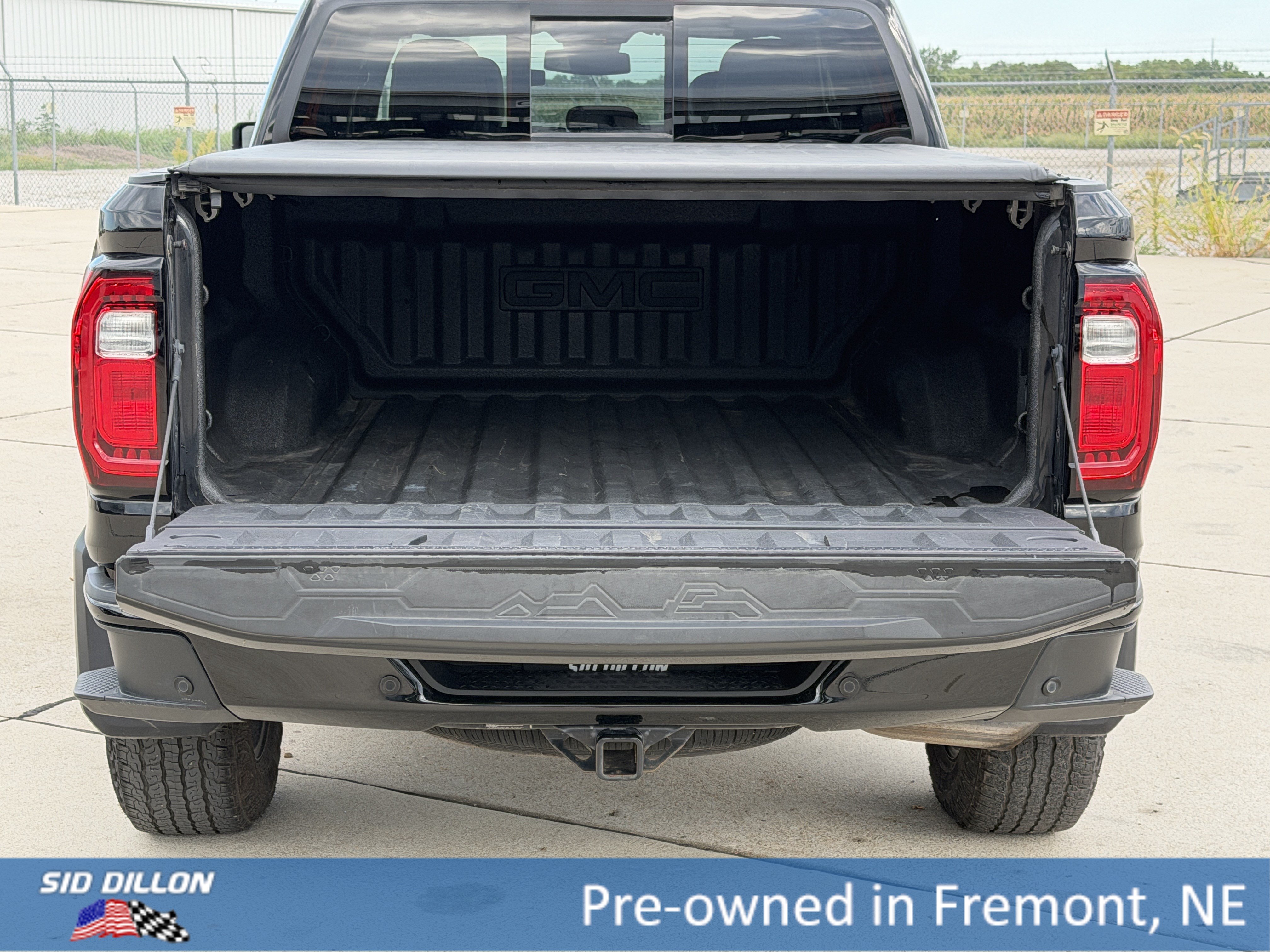 Certified 2023 GMC Canyon AT4 w/ AT4 Premium Package AWD/4WD image 6