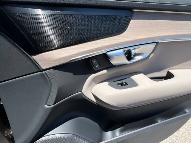 New 2026 Volvo XC90 T8 Plus w/ Protection Package Premier AWD/4WD image 36