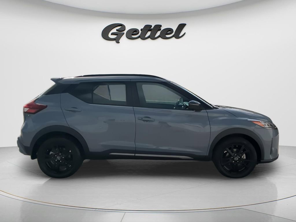 Certified 2023 Nissan Kicks SR image 3