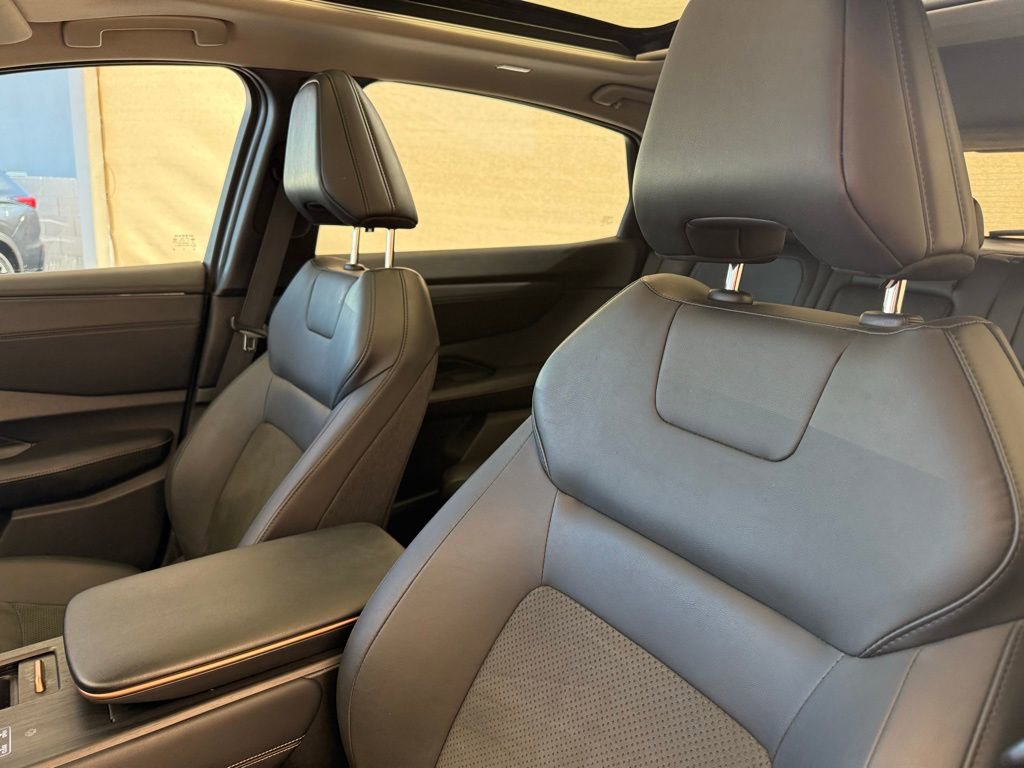 Used 2024 Nissan Ariya FWD image 29