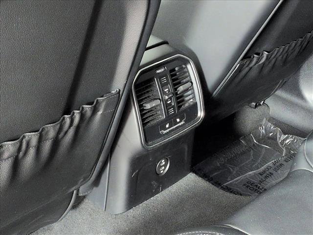 Certified 2025 Porsche Macan Turbo image 18