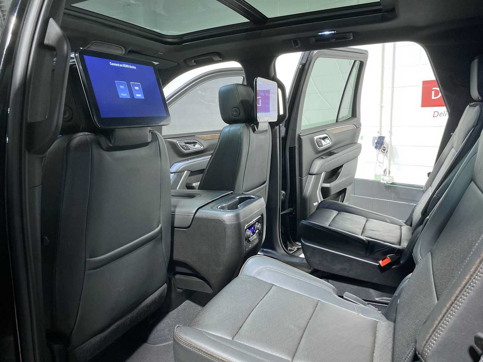 Used 2023 Chevrolet Tahoe High Country w/ Advanced Technology Package AWD/4WD image 12