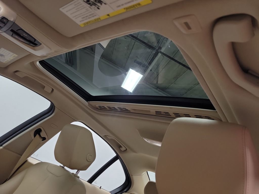 Used 2015 BMW 328i xDrive Sedan w/ Premium Package image 15