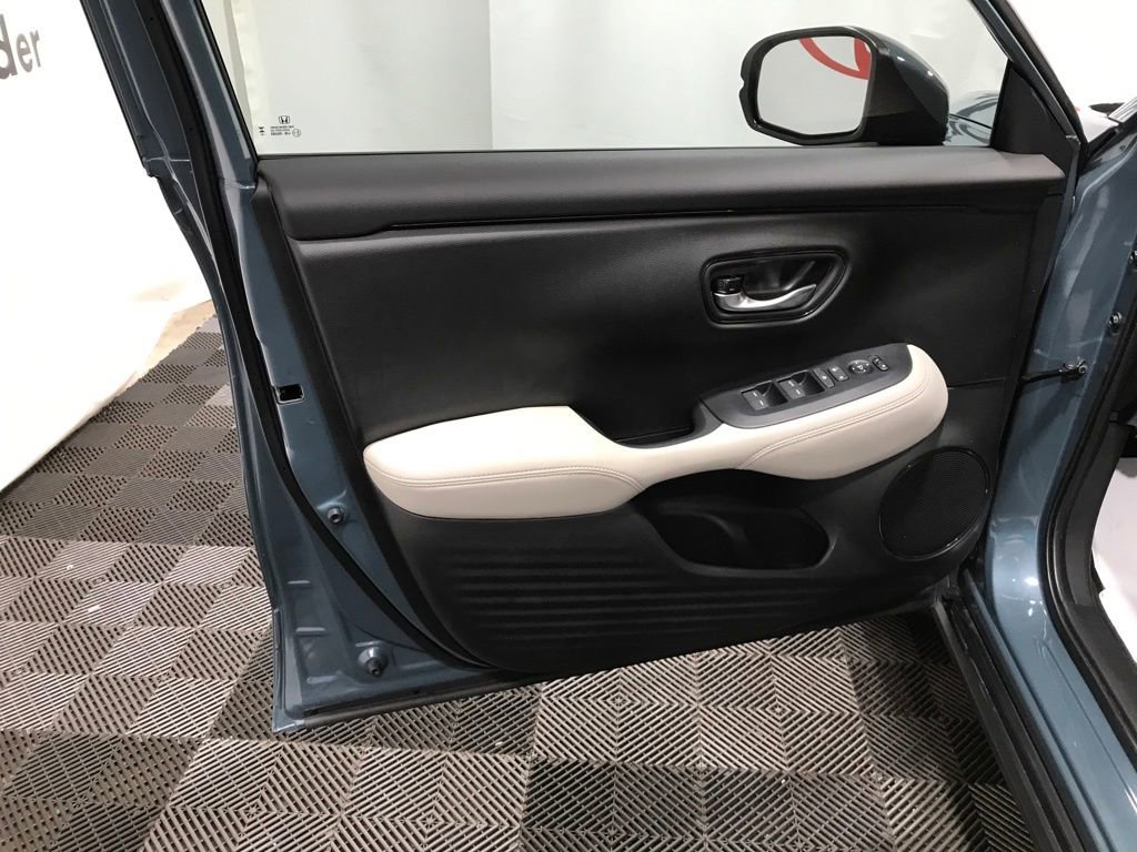 Used 2026 Honda HR-V LX image 17