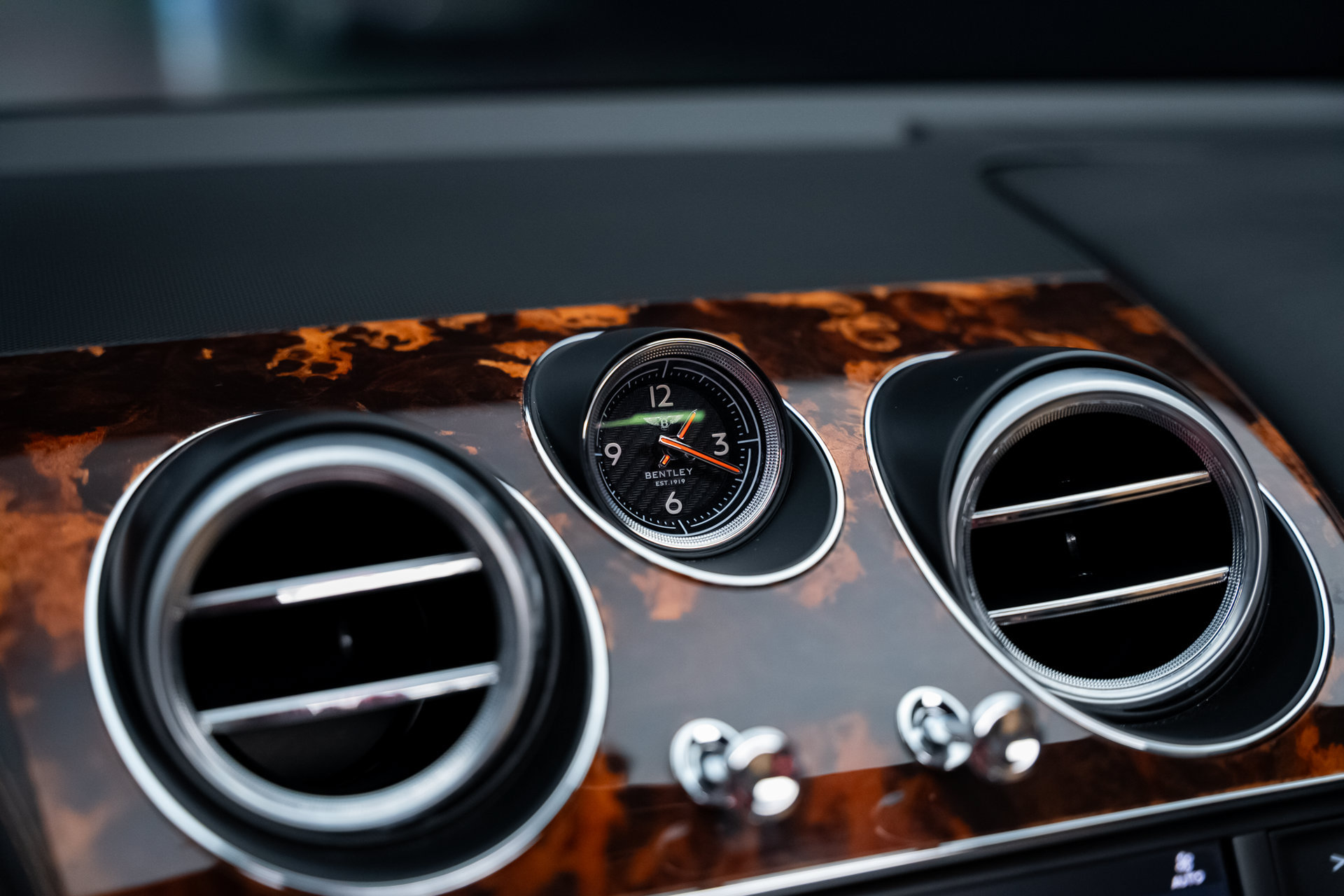 Used 2018 Bentley Bentayga AWD/4WD image 47