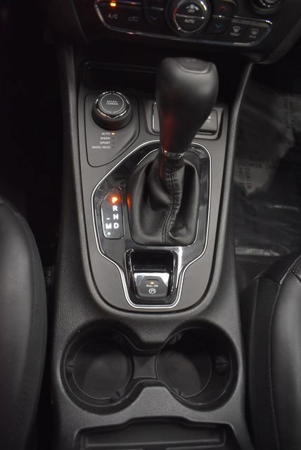 Used 2019 Jeep Cherokee Limited AWD/4WD image 29
